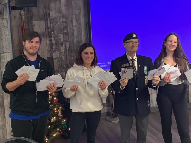 SCC Students Create more than 500 Cards for Veterans Overseas
